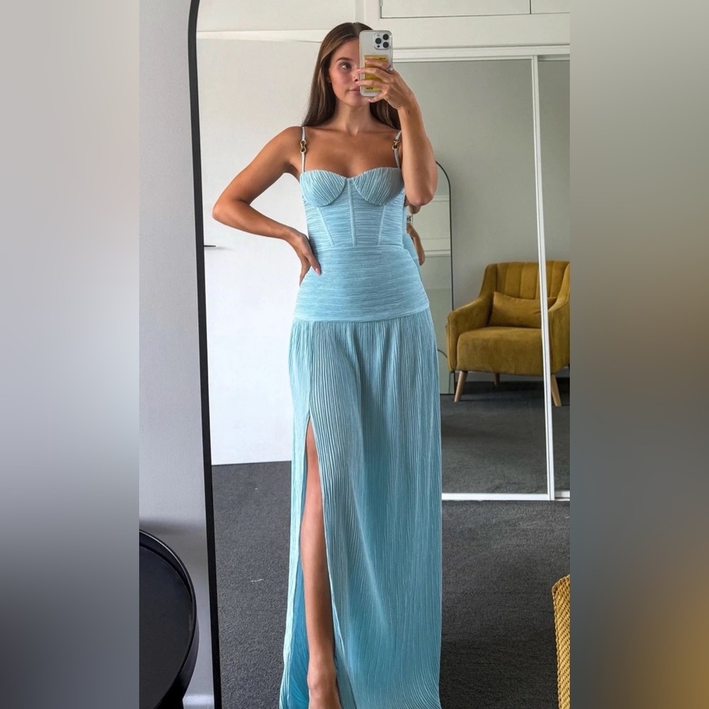 Manning Cartell Gown